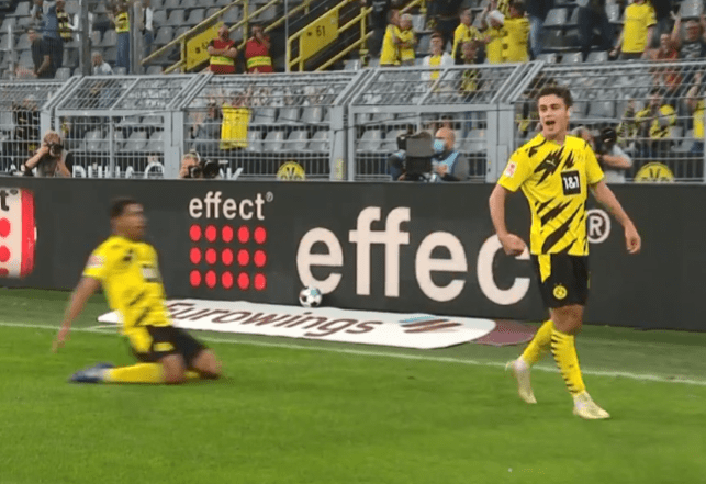  多特青春风暴席卷赛场，新生代球星集体爆发亮眼  